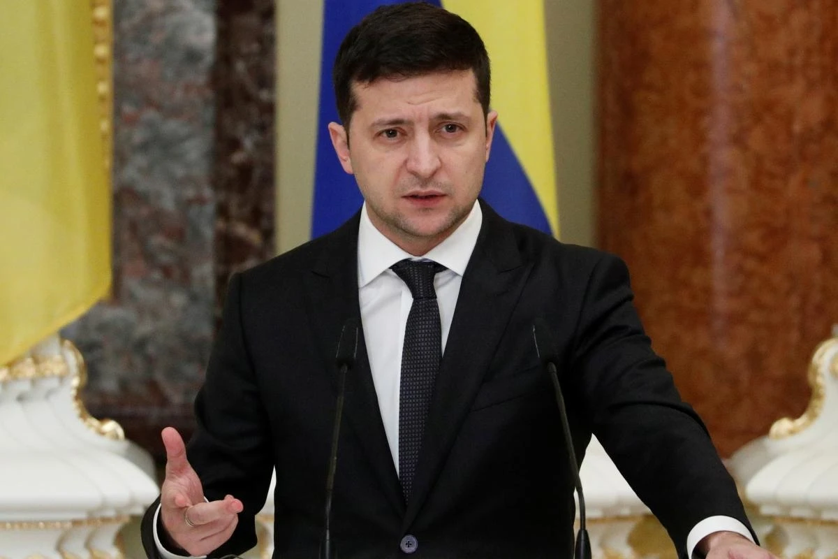 Зеленский уволил жену Порошенко и заменил своей