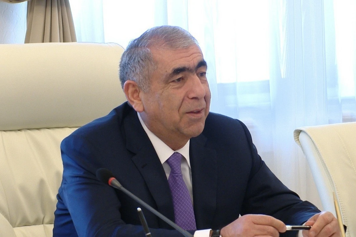Saleh Məmmədov: Yollarımız Çin istehsalı yük avtomobillərinə görə sıradan çıxır