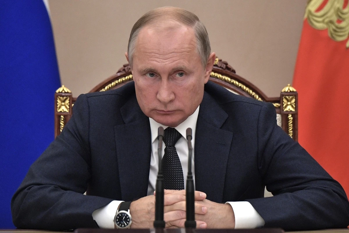 Неожиданное решение: Путин хочет снять с себя часть полномочий