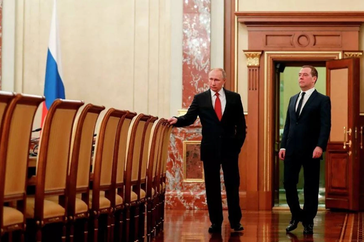Rusiya hökuməti tam tərkibdə istefaya getdi Rusiya hökuməti tam tərkibdə istefaya getdi