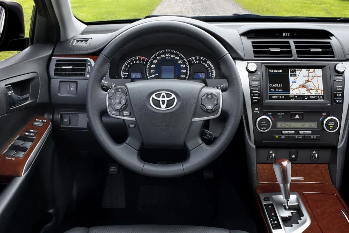 Toyota готовит для Европы новый кроссовер - ФОТО