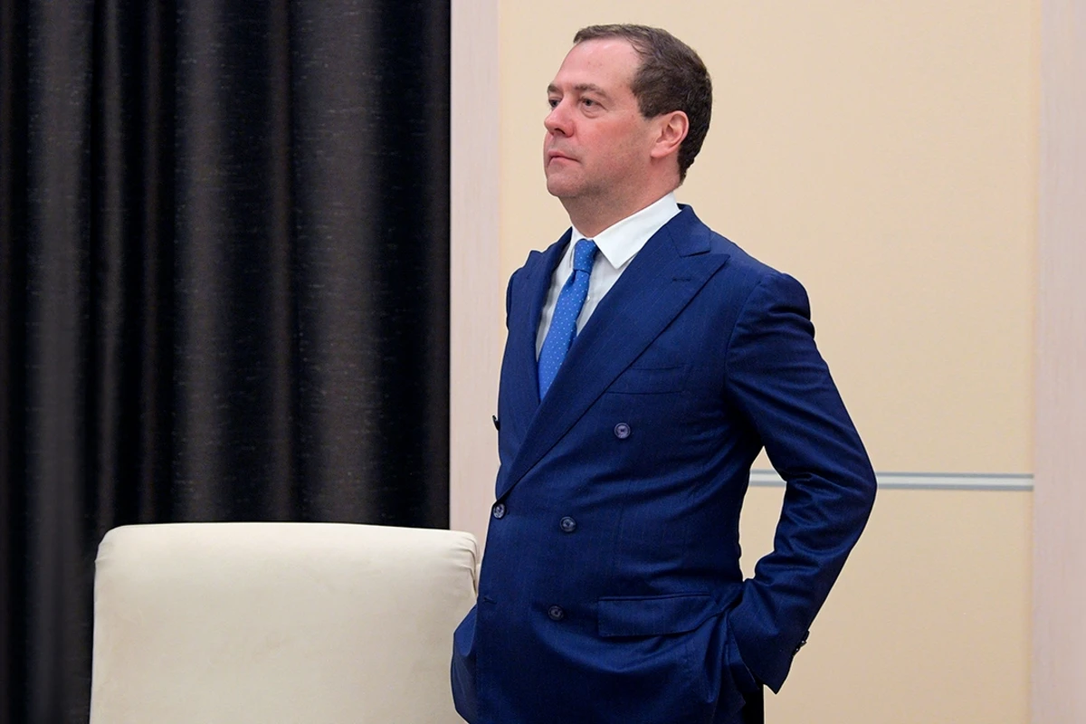 Названа возможная причина отставки Медведева