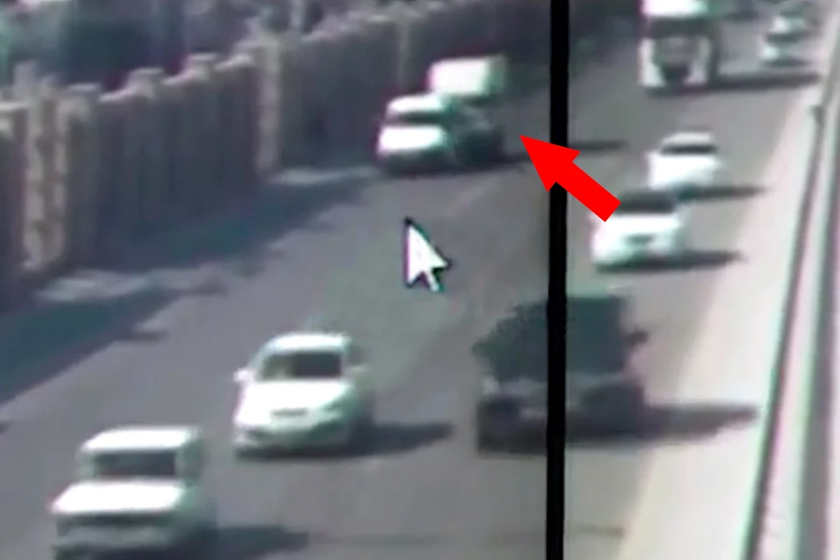 Bakıda sürücü sükan arxasında yatdı: Sərnişin dolu mikroavtobusa çırpıldı - ANBAAN VİDEO