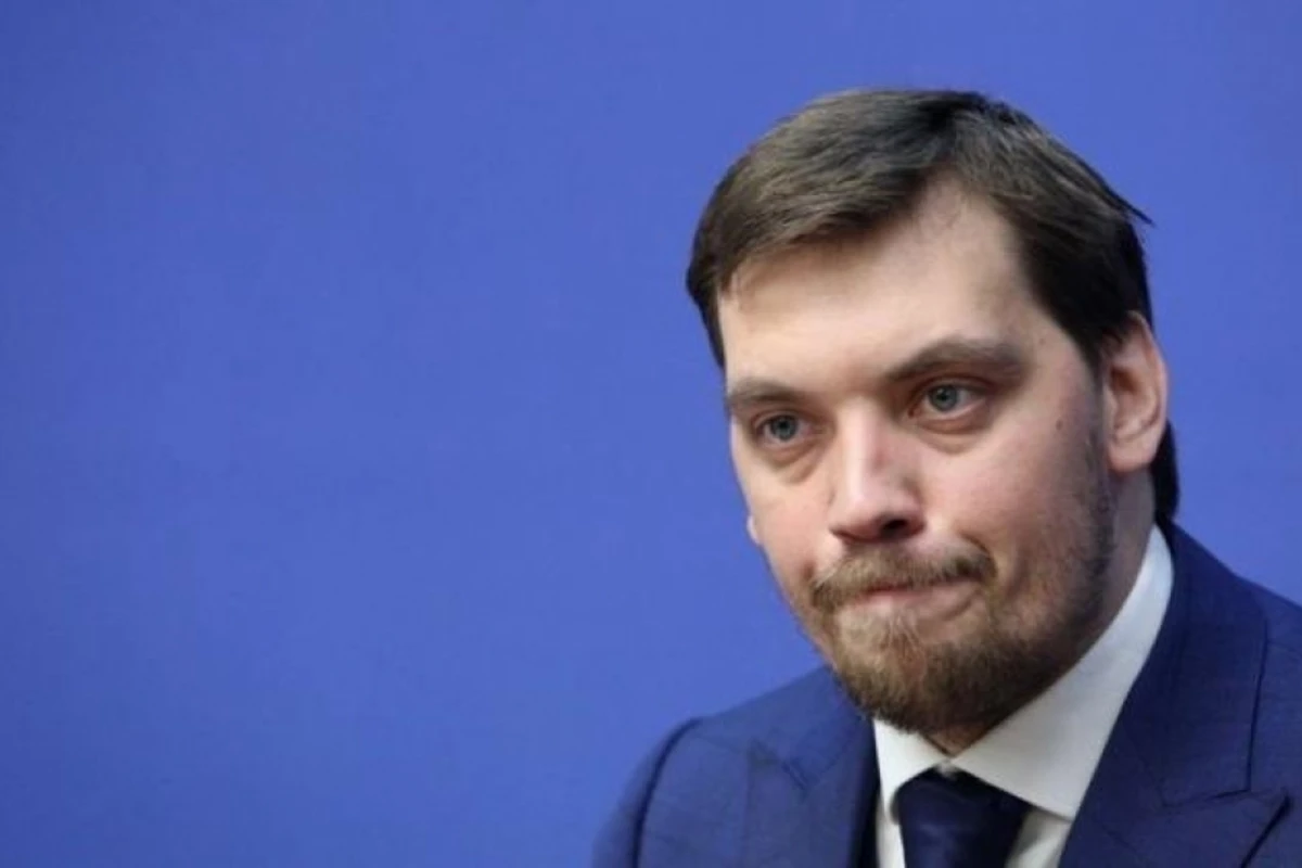 Zelenski Baş Nazirin istefasını qəbul etməyib Zelenski Baş Nazirin istefasını qəbul etməyib
