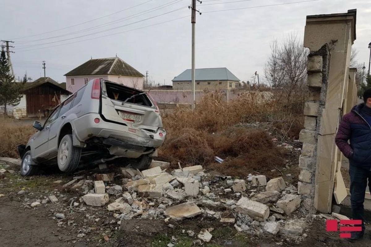 В Уджаре столкнулись два автомобиля, есть раненые - ФОТО В Уджаре столкнулись два автомобиля, есть раненые - ФОТО