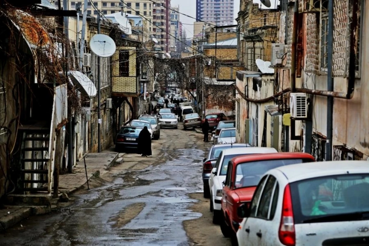 Bakıda kompensasiya mübahisəsi - Sökülən evlərə nə qədər pul verilməlidir?