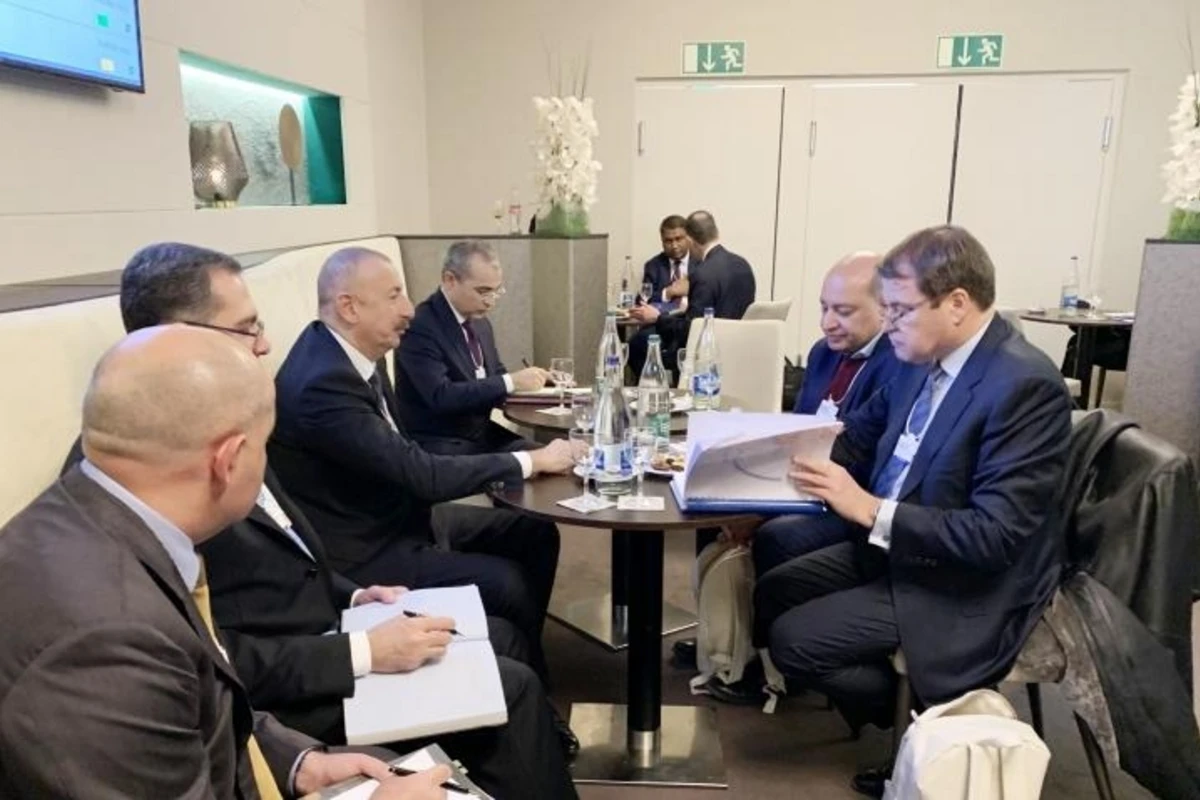 İlham Əliyev Davosda Avropa Yenidənqurma və İnkişaf Bankının prezidenti ilə görüşüb