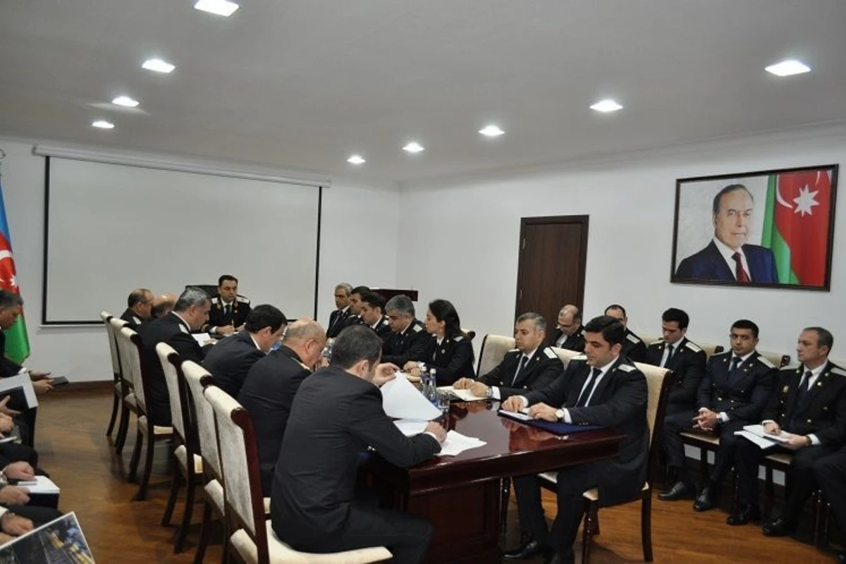 Bakı şəhər Prokurorluğunda əməliyyat müşavirəsi keçirilib Bakı şəhər Prokurorluğunda əməliyyat müşavirəsi keçirilib