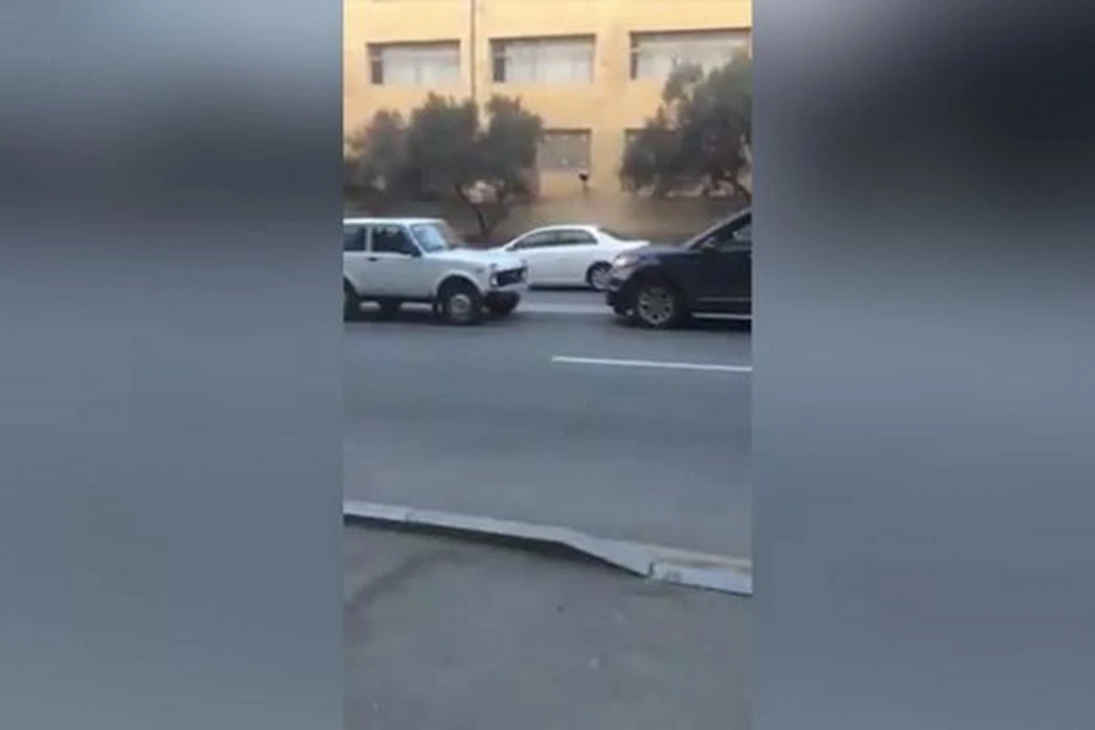 В Баку водитель Нивы наказал нарушителя ПДД - ВИДЕО