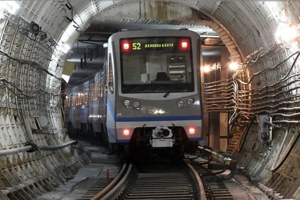 Bakının bu istiqamətlərində 11 yeni metrostansiya tikiləcək - RƏSMİ Bakının bu istiqamətlərində 11 yeni metrostansiya tikiləcək - RƏSMİ