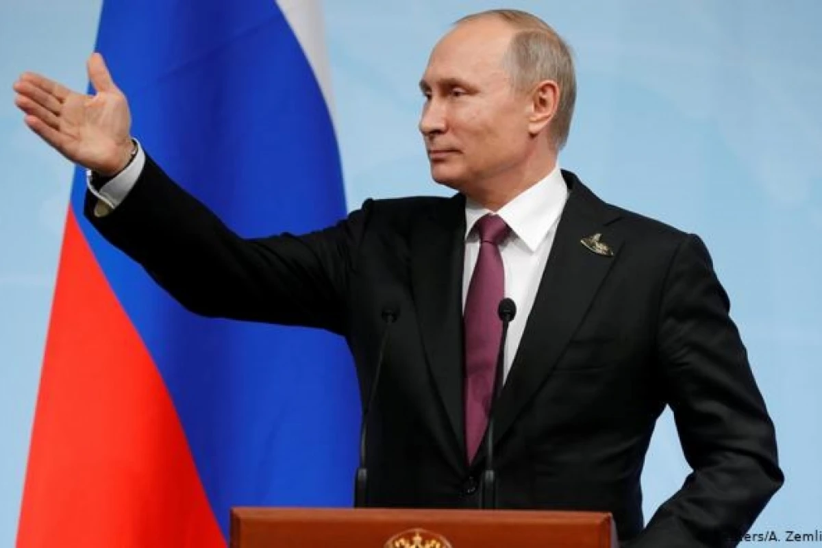 Путин поднял фуражку офицера караула в Палестине, очаровав арабов - ВИДЕО