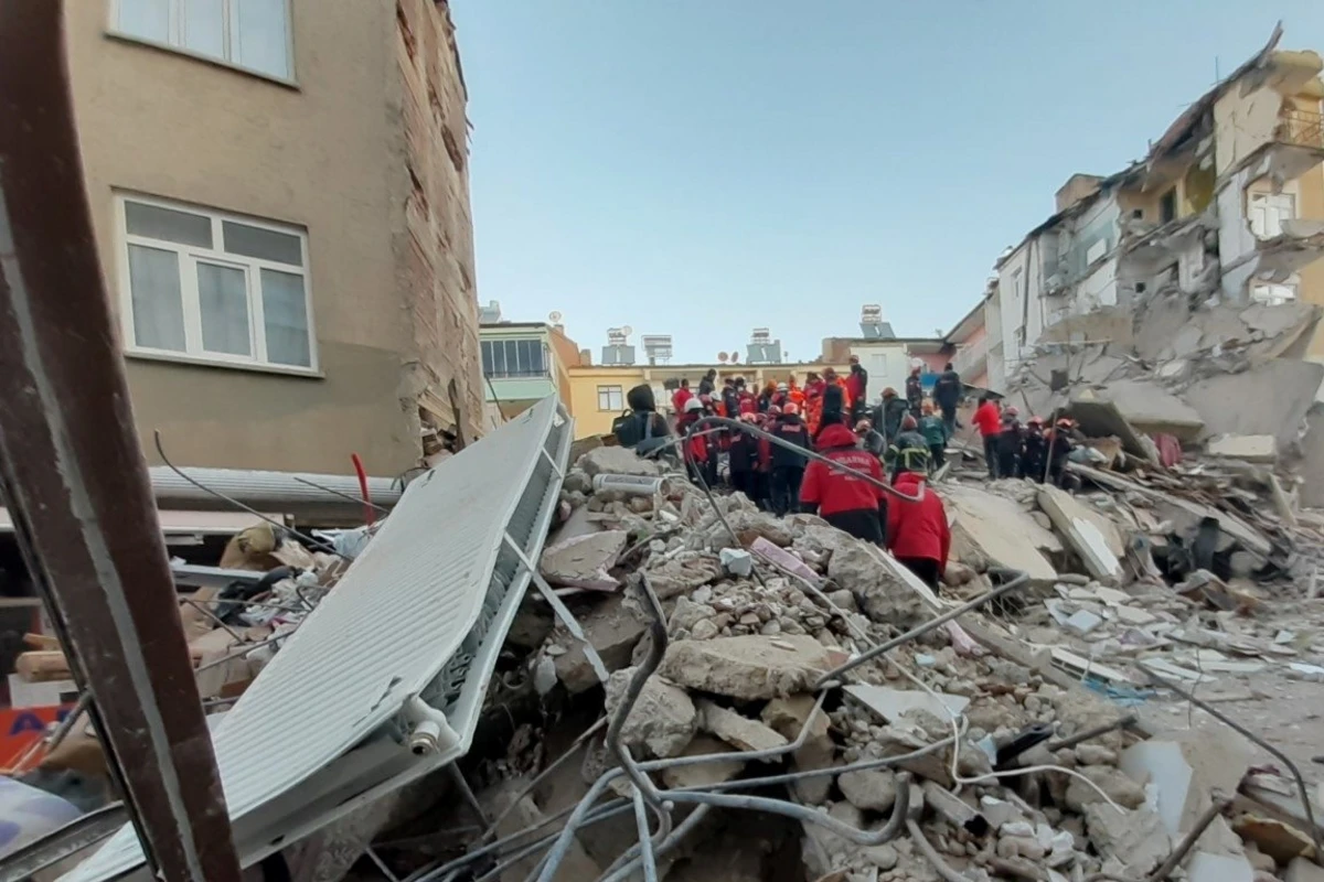 Zəlzələ bölgəsindəki azərbaycanlı tələbələr artıq Naxçıvandadır - Bütün xərcləri dövlət qarşıladı