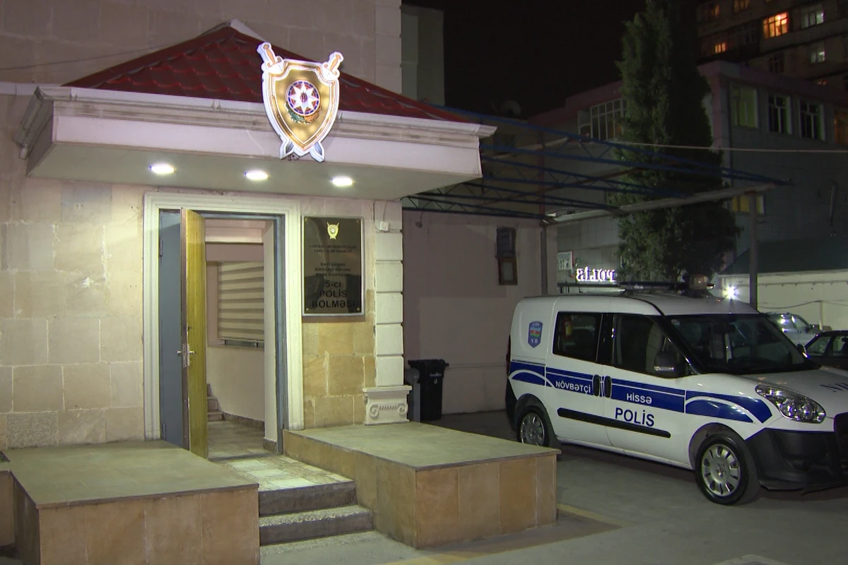 Gözəllik salonlarına qənim kəsilən yeniyetmələr tutuldu - FOTO Gözəllik salonlarına qənim kəsilən yeniyetmələr tutuldu - FOTO