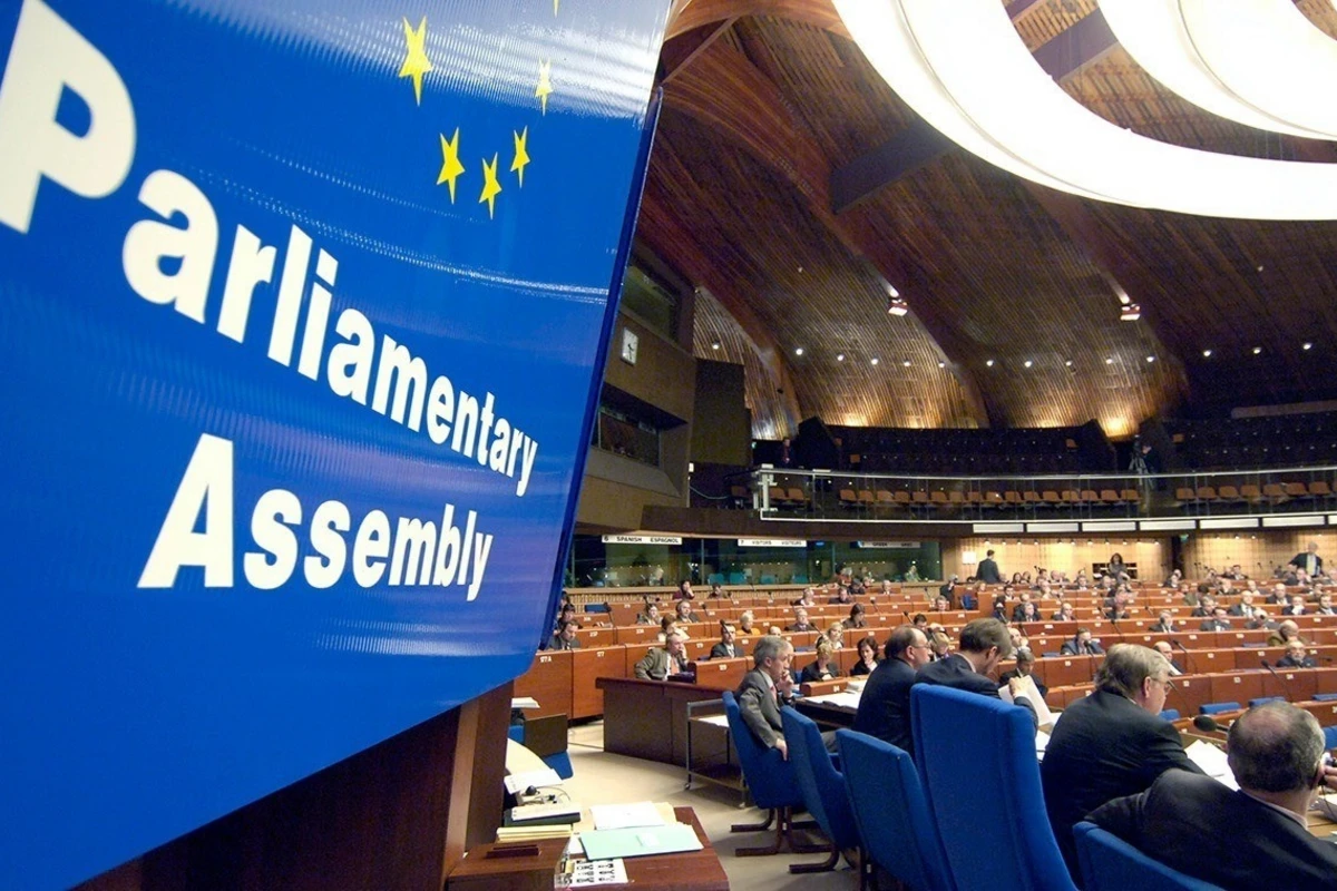 Deputat AŞPA məruzəçisinin hesabatını sərt tənqid edib