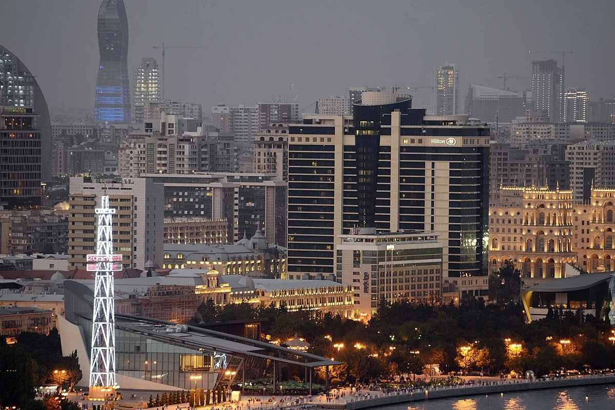 Роскосмос опубликовал новые снимки ночного Баку с орбиты - ФОТО