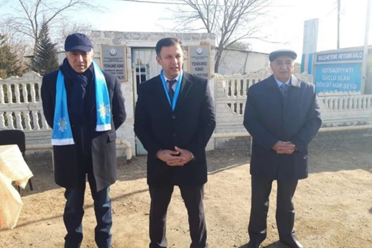 Nizami Səfərov seçiciləri ilə görüşlərini davam etdirir - FOTO