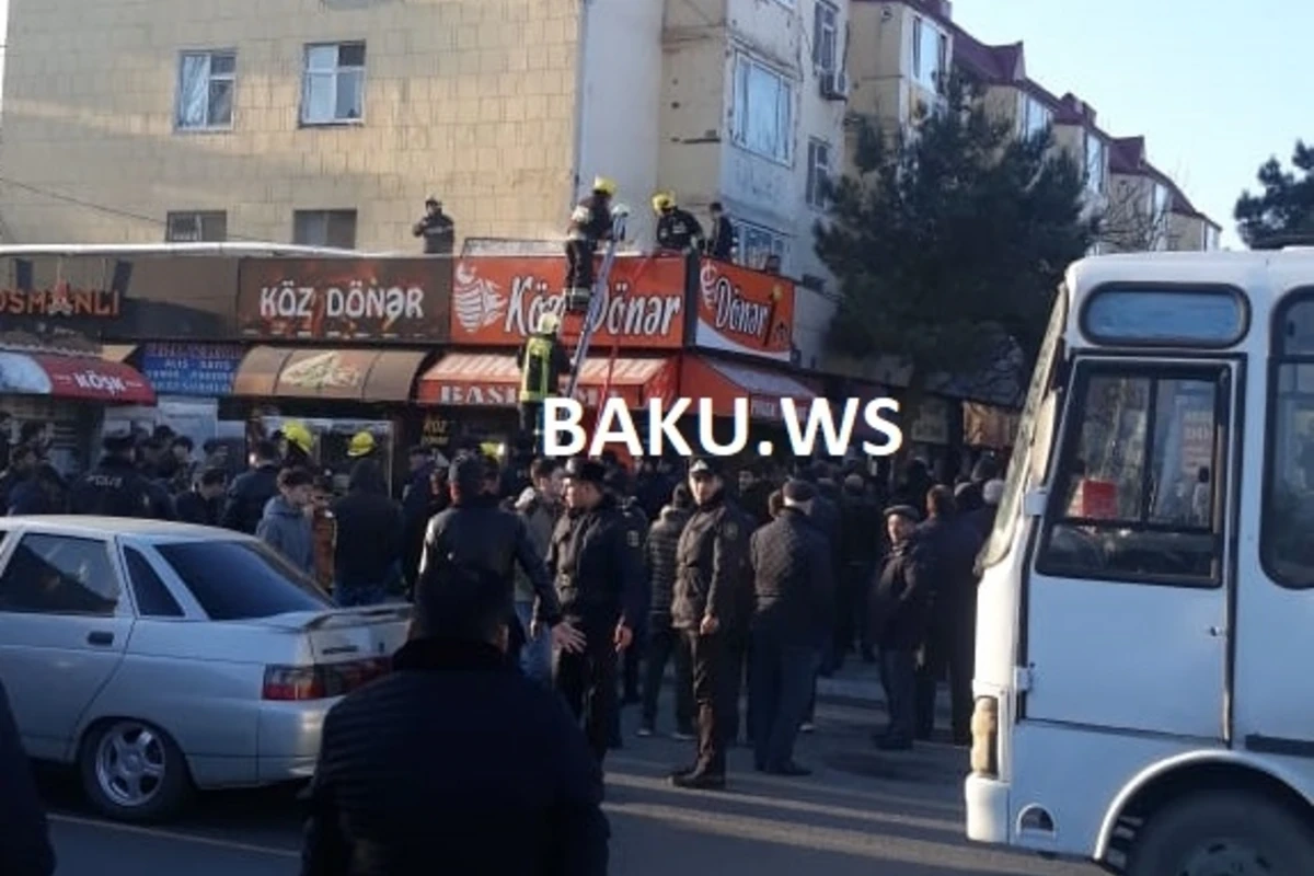 Dönərxanada başlayan yanğın söndürüldü - VİDEO - YENİLƏNİB Dönərxanada başlayan yanğın söndürüldü - VİDEO - YENİLƏNİB
