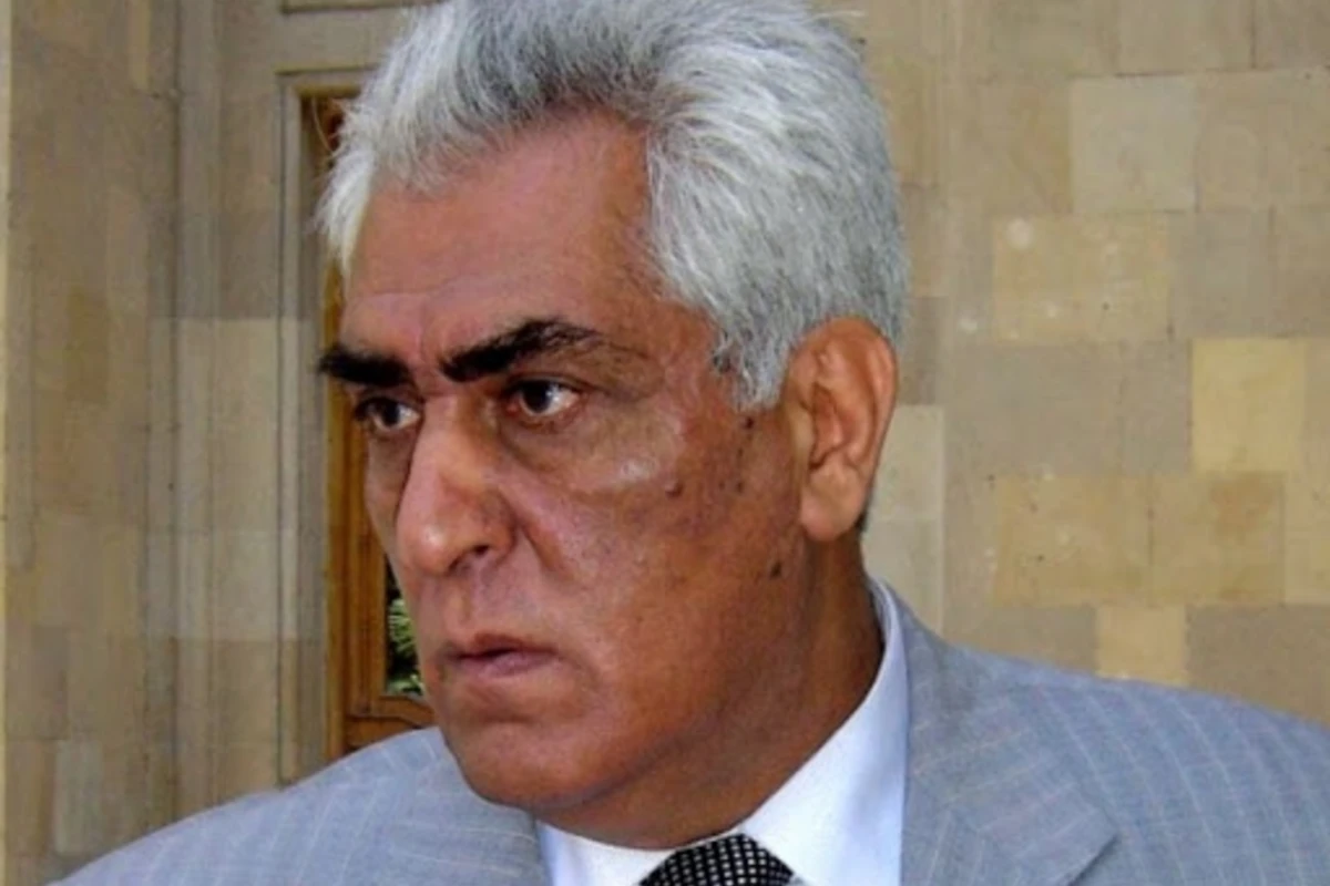 Nizami Bəhmənovun oğlu keçmiş həyat yoldaşının boğazını kəsib Nizami Bəhmənovun oğlu keçmiş həyat yoldaşının boğazını kəsib