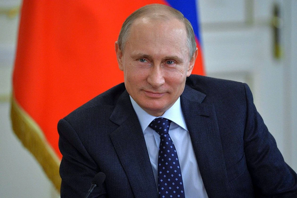 Владимир Путин поздравил Полада Бюльбюльоглы по случаю 75-летия