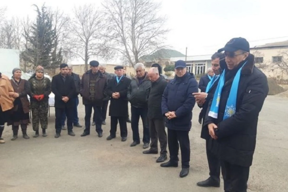 Nizami Səfərov seçiciləri ilə görüşlərini davam etdirir - FOTO