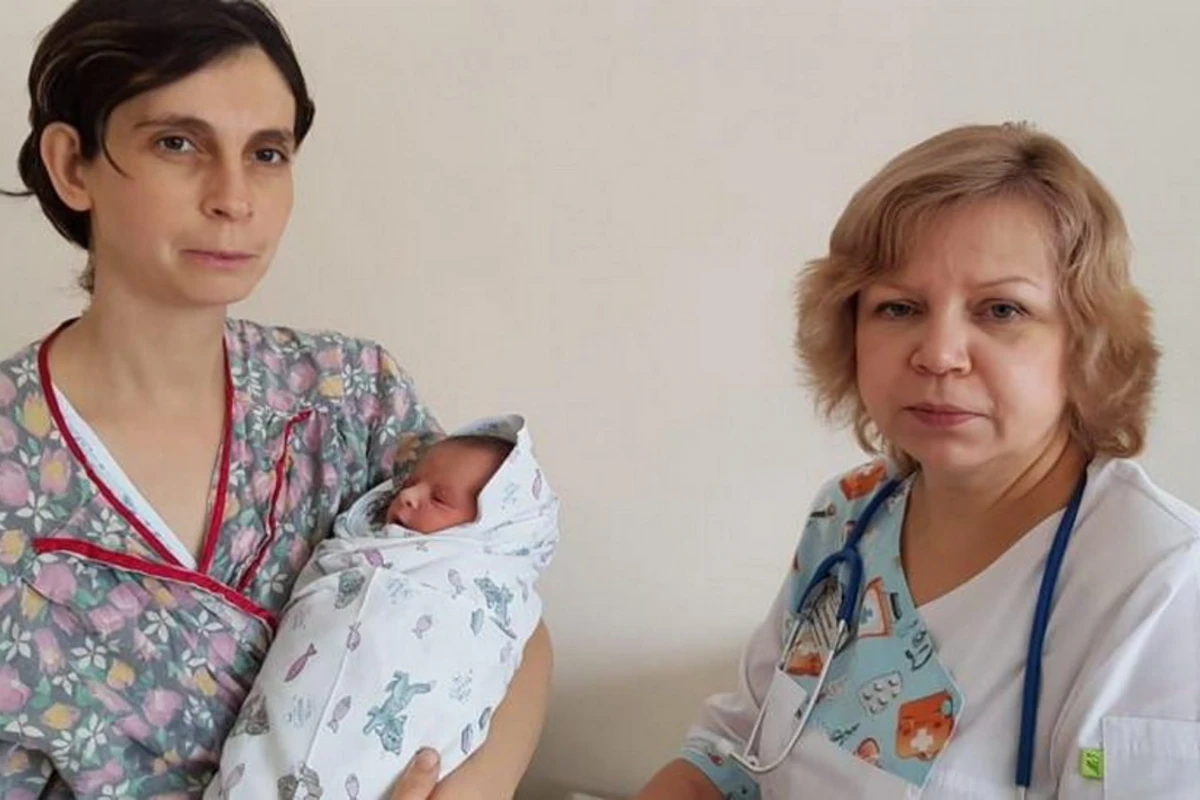 В России 33-летняя женщина в одиннадцатый раз стала мамой