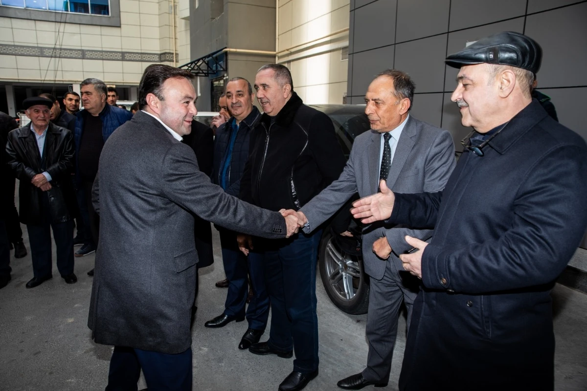 Elnur Allahverdiyev seçiciləri ilə görüşlərini davam etdirir - FOTO