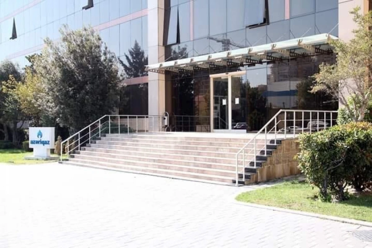 Azəriqazın mütəxəssisləri İçərişəhərdə partlayış baş verən əraziyə baxış keçiriblər