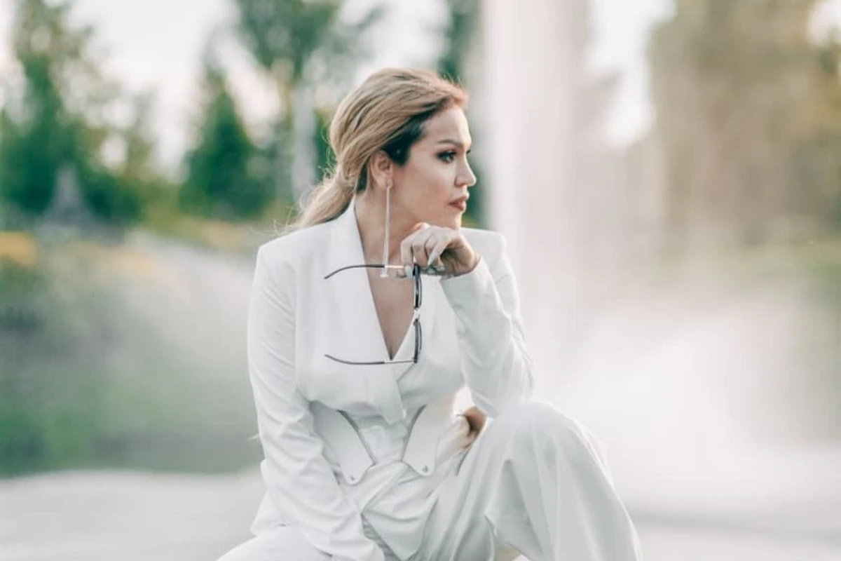 Rəqsanə əri ilə şəklini paylaşdı, tənqidlərə tuş gəldi - FOTO Rəqsanə əri ilə şəklini paylaşdı, tənqidlərə tuş gəldi - FOTO