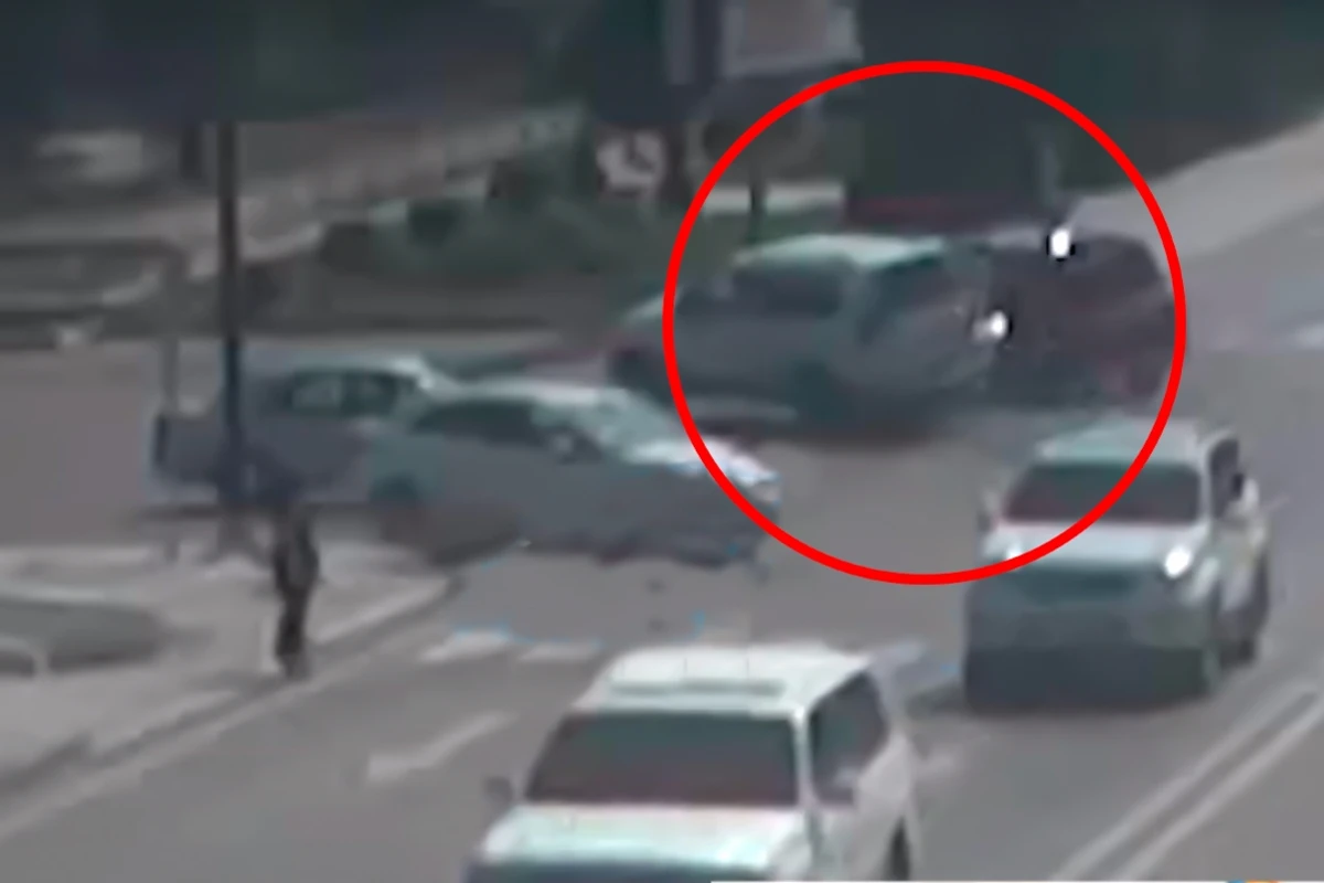 “Toyota Prado”nun tələsən sürücüsü belə qəza törətdi – VİDEO