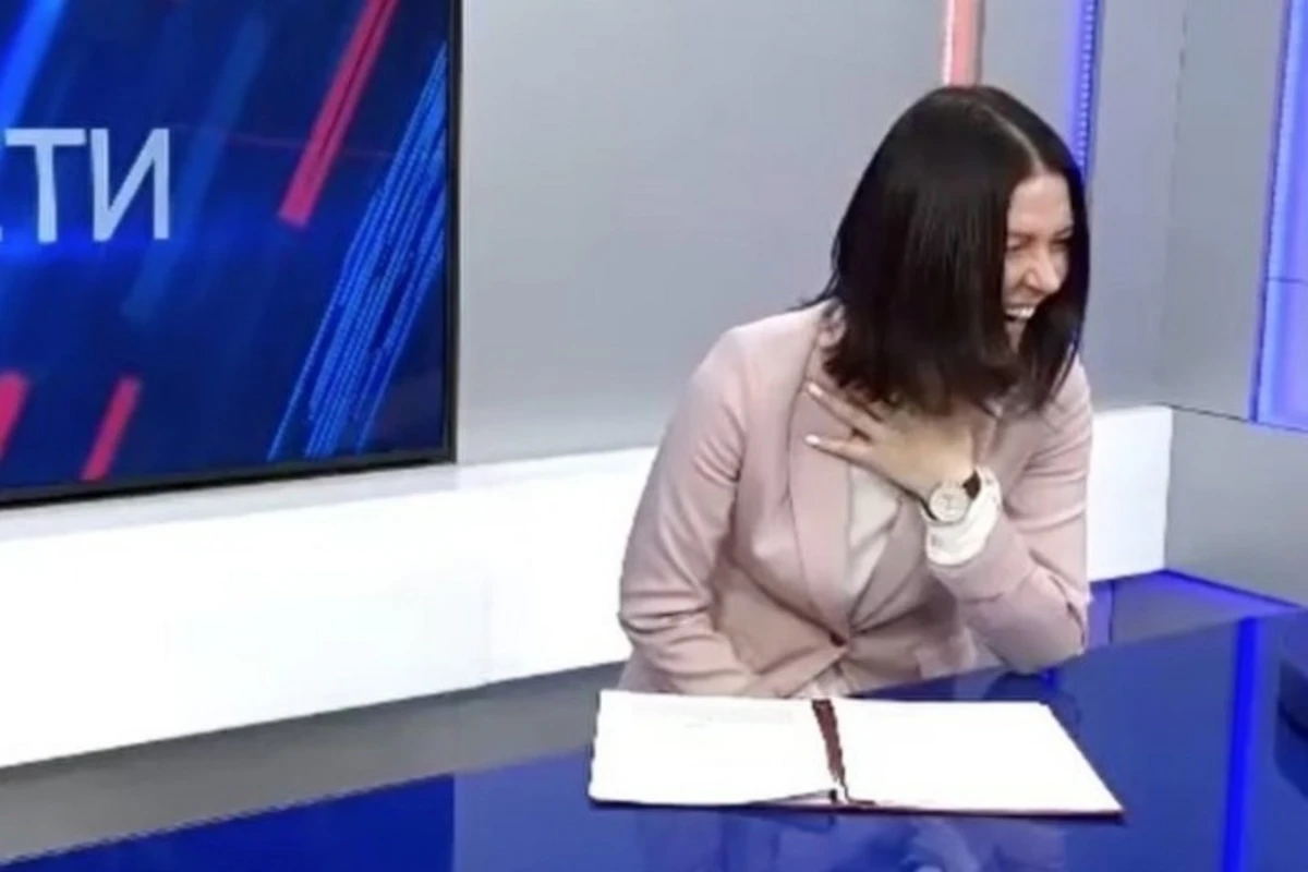 Ведущая Вестей рассмеялась на словах о повышении льгот в России - ВИДЕО