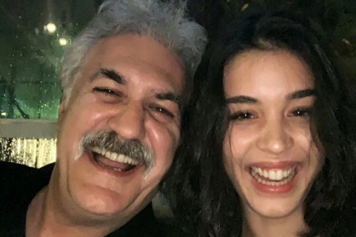 Azərbaycanlı aktyor 30 yaş kiçik sevgilisi ilə yaxalandı - VİDEO Azərbaycanlı aktyor 30 yaş kiçik sevgilisi ilə yaxalandı - VİDEO