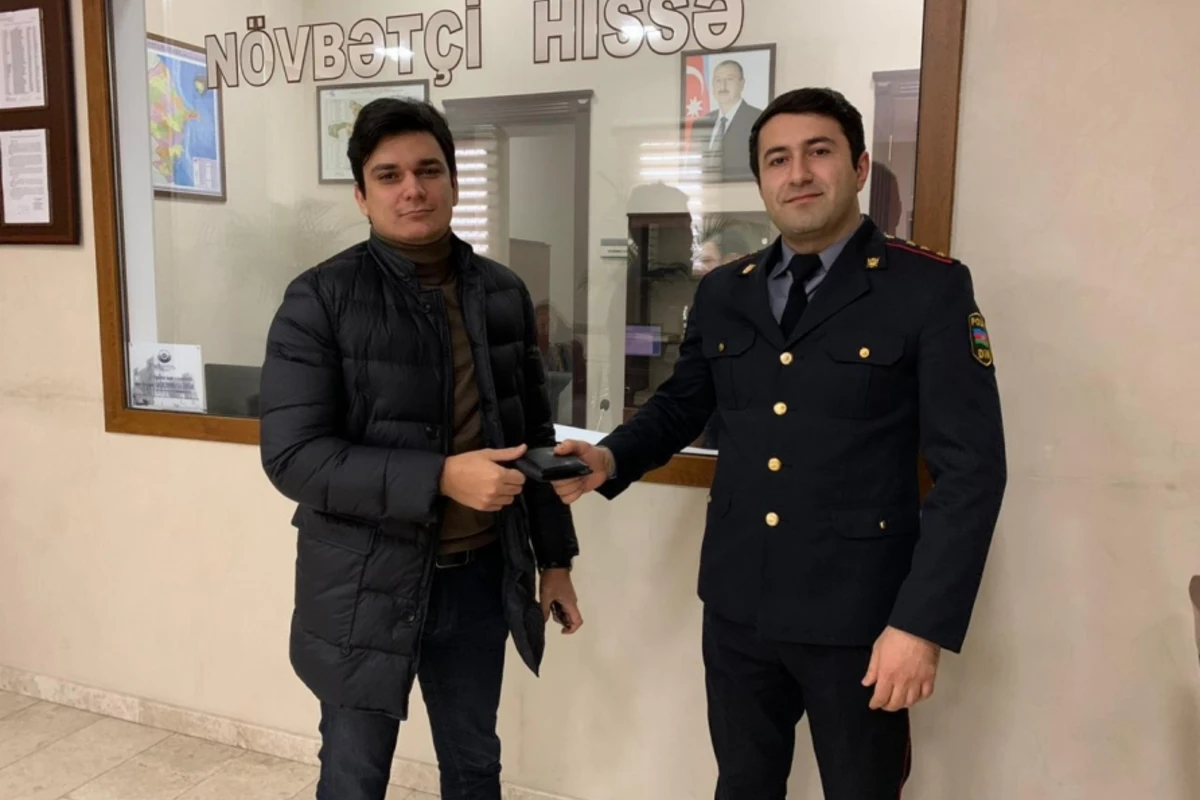Paytaxt sakini tapdığı pulu və sənədləri sahibinə qaytarıb