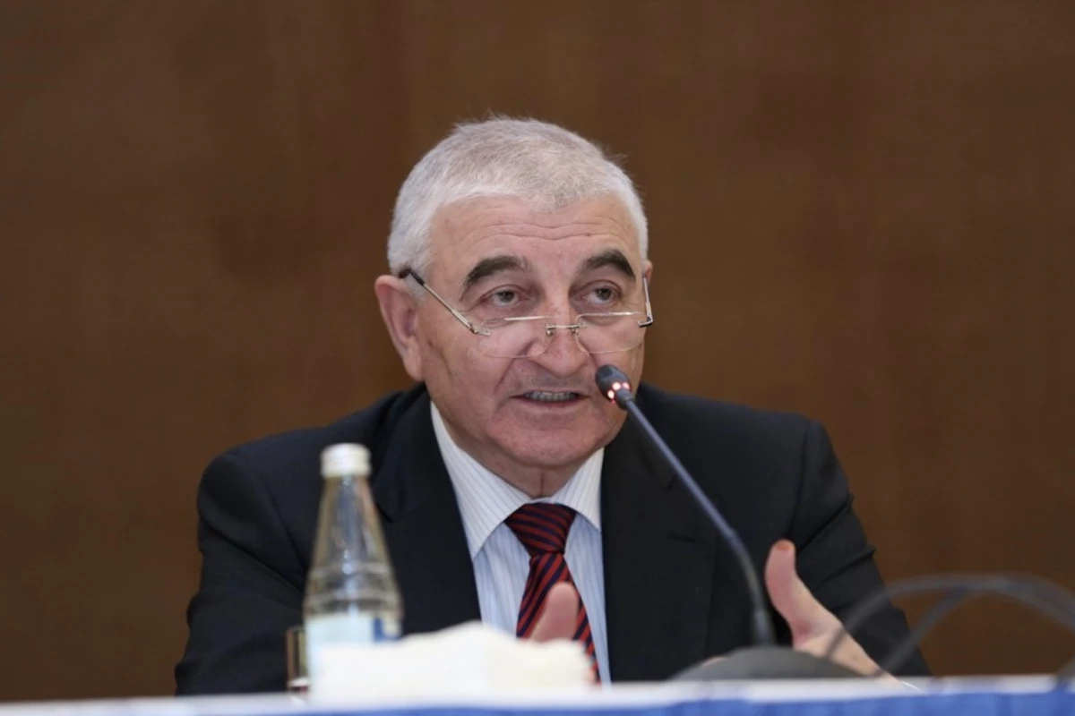 Məzahir Pənahov seçki pozuntularını sosial şəbəkədə yayanlara təşəkkür etdi