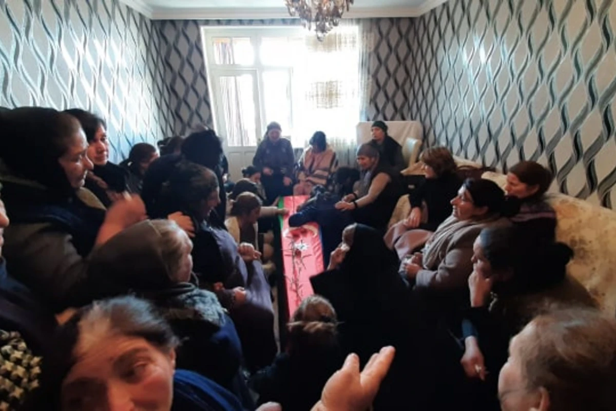 Gəncədə şəhidimizin vida mərasimi keçirilir - FOTO Gəncədə şəhidimizin vida mərasimi keçirilir - FOTO