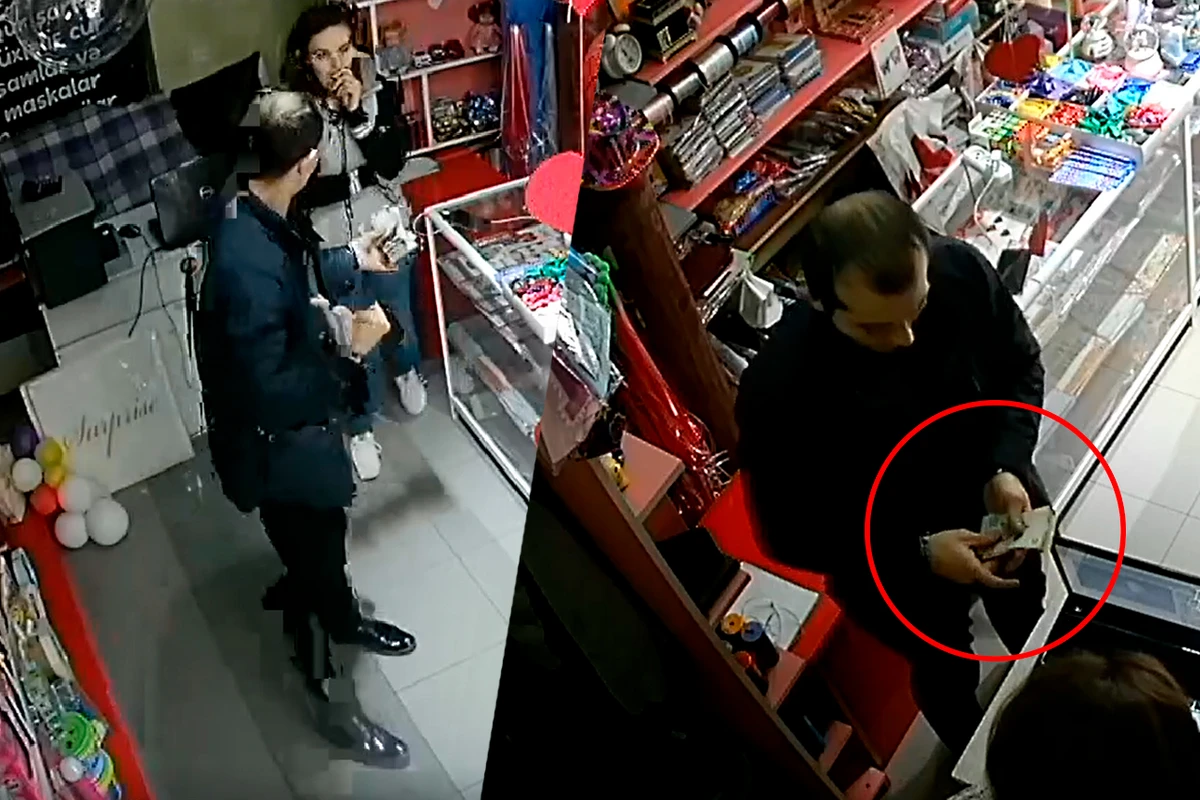 Bakıda satıcı xanımları hədəfə alan kişi qəribə üsulla pul alır - VİDEO