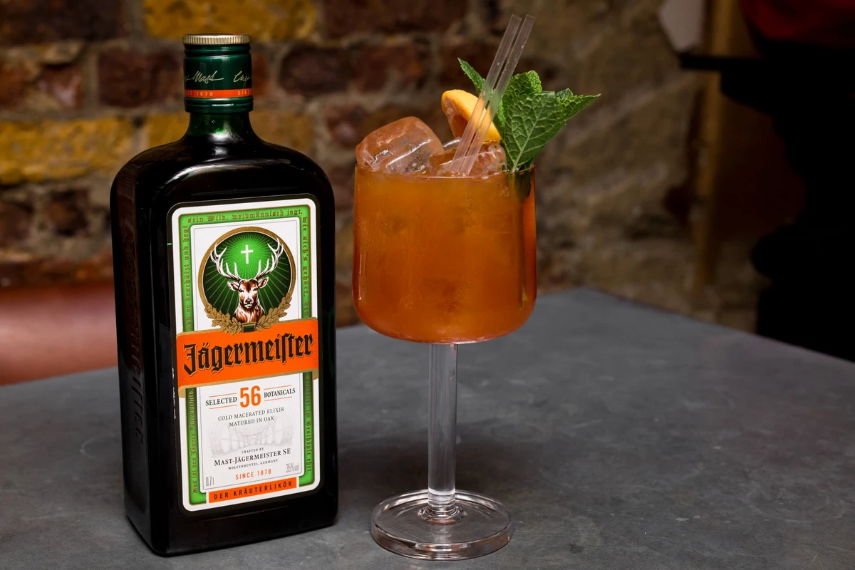 Jägermeister доказал в суде, что их логотип не оскорбляет чувства верующих - ФОТО