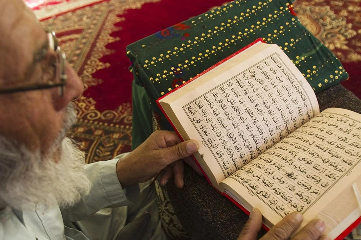 Efirdə QALMAQALLI FİKİR: Qadınlarla 5-10 günlük siğə kəbini kəsdirir, qurtardı getdi - VİDEO Efirdə QALMAQALLI FİKİR: Qadınlarla 5-10 günlük siğə kəbini kəsdirir, qurtardı getdi - VİDEO