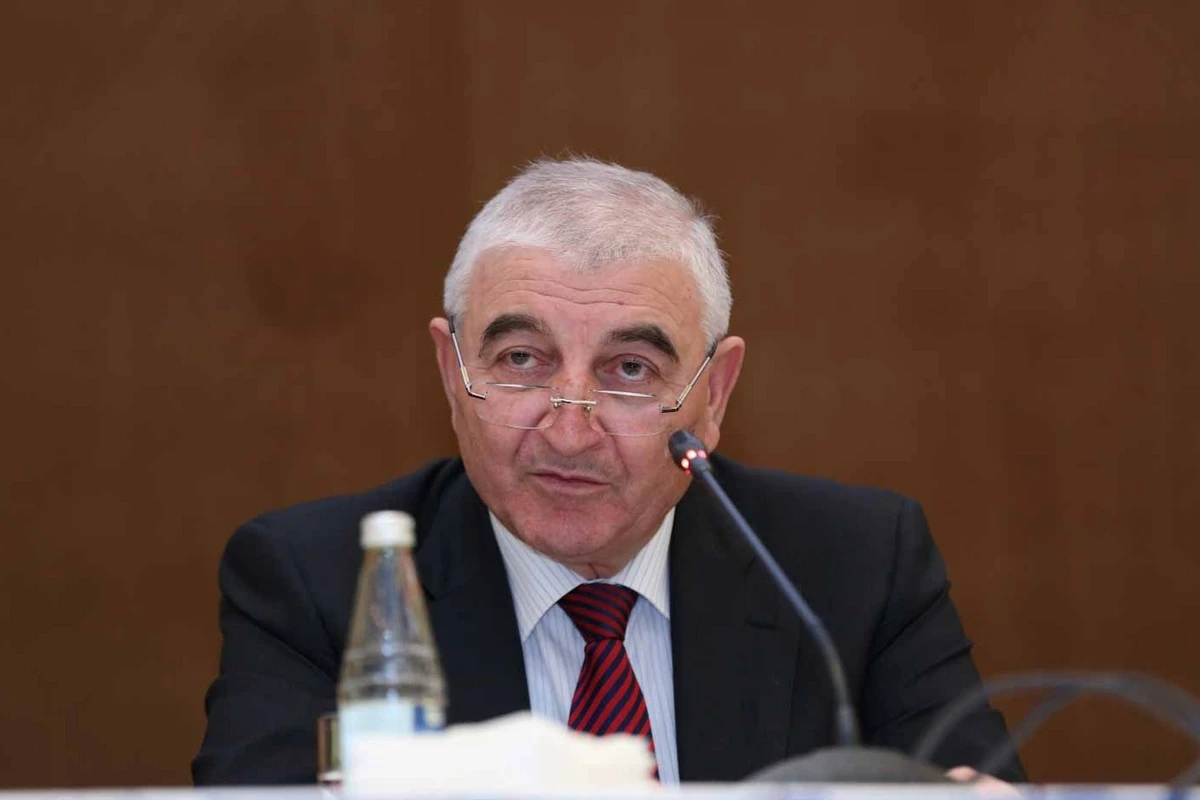 Məzahir Pənahov müşahidəçinin seçki günü döyülməsindən danışdı