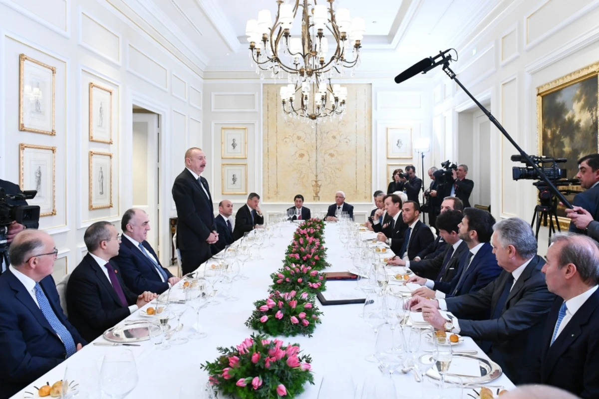Prezident İtaliyanın ən iri şirkətlərinin rəhbərləri ilə birgə işçi nahar edib - FOTO (YENİLƏNİB)