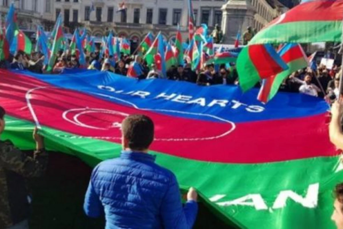 Azərbaycanlıların Berlin yürüşü Türkiyə mətbuatında - VİDEO
