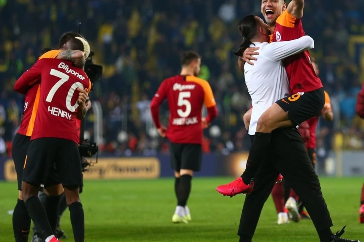 “Qalatasaray”ın 21 ildən sonra qazandığı tarixi qələbə - VİDEO “Qalatasaray”ın 21 ildən sonra qazandığı tarixi qələbə - VİDEO