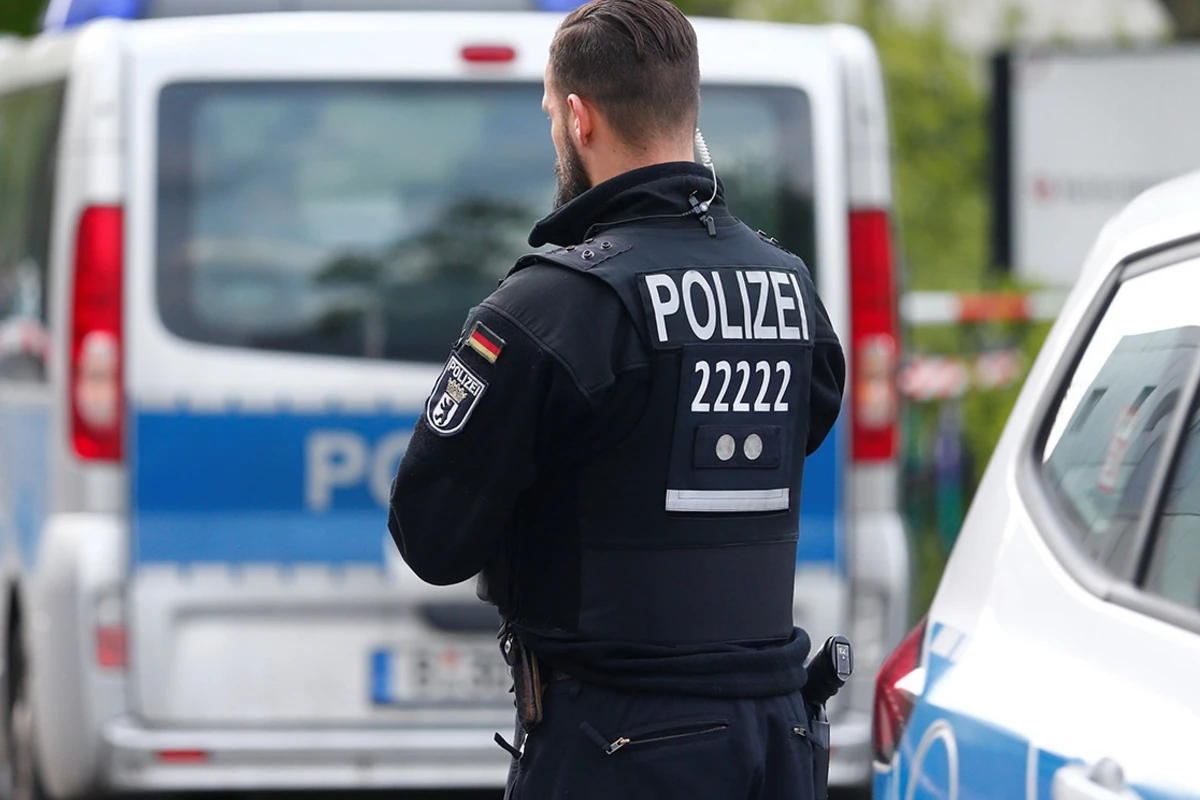 В Германии автомобиль въехал в толпу зрителей на параде