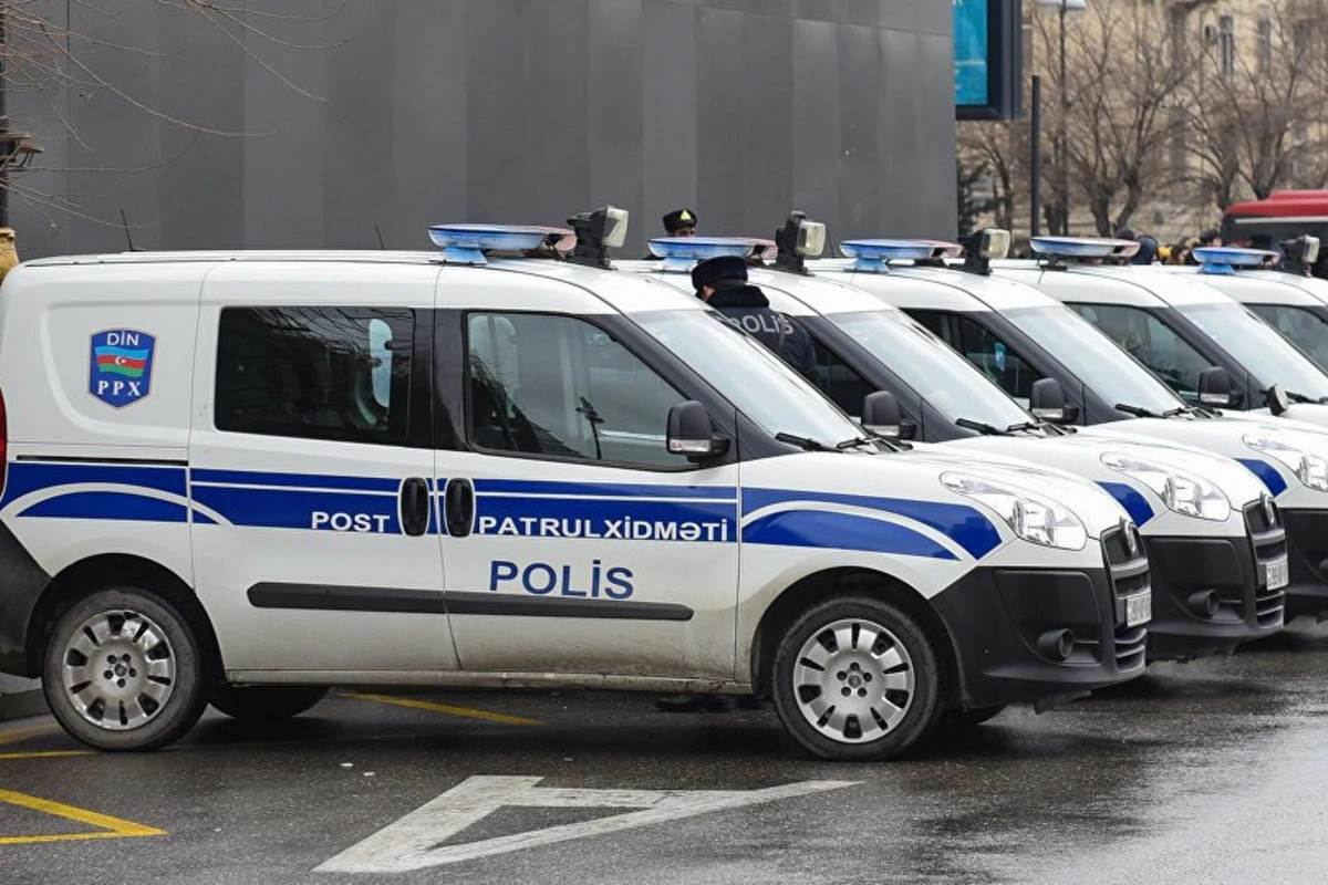 Bakıda polis qardaşın qətli: Sinəsindən bıçaqlanmış Anar qan içində küçəyə qaçıb - FOTO