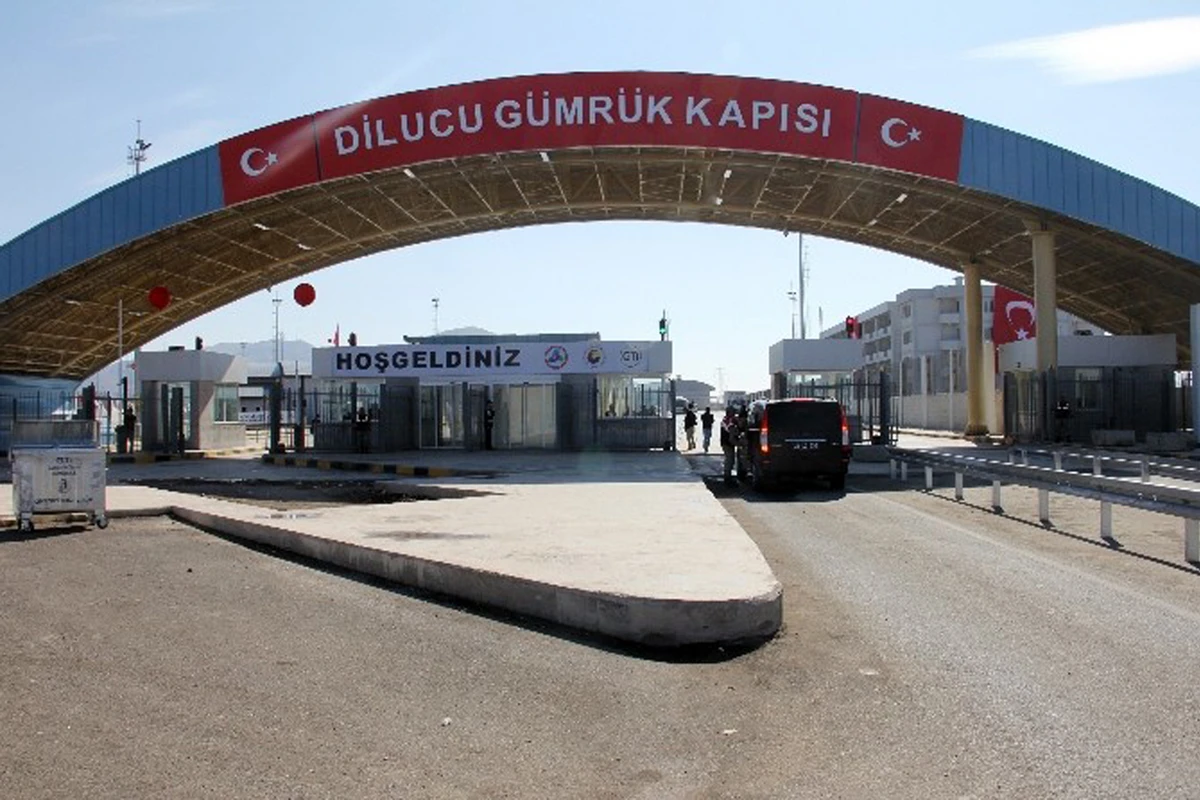 Türkiyə Naxçıvanla sərhədi açdı