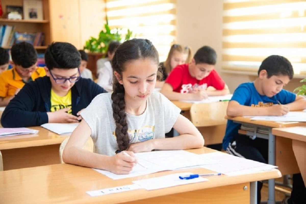 Məktəblərdə tədris müddətinin dəyişə biləcəyi hallar açıqlandı