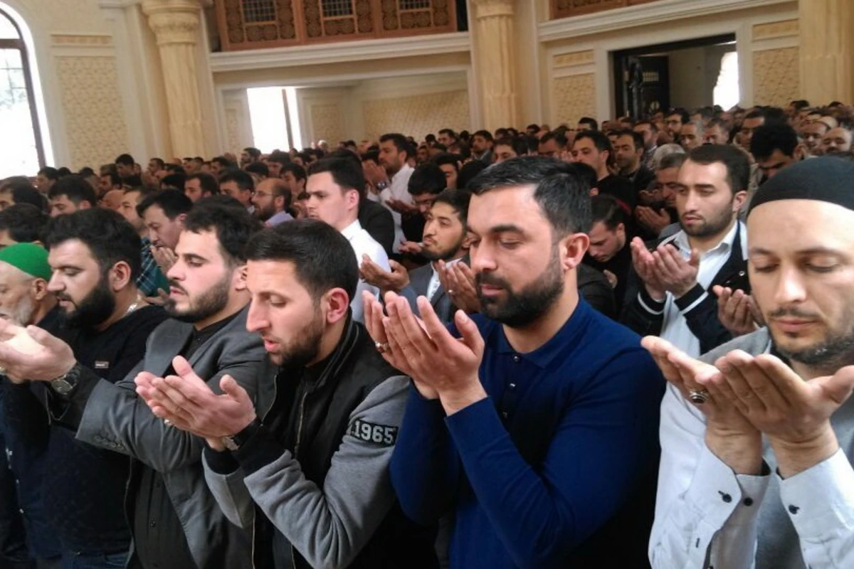 QMİ-dən dindarlara müraciət: İmkan varsa, hərə öz möhürünü evindən gətirsin QMİ-dən dindarlara müraciət: İmkan varsa, hərə öz möhürünü evindən gətirsin