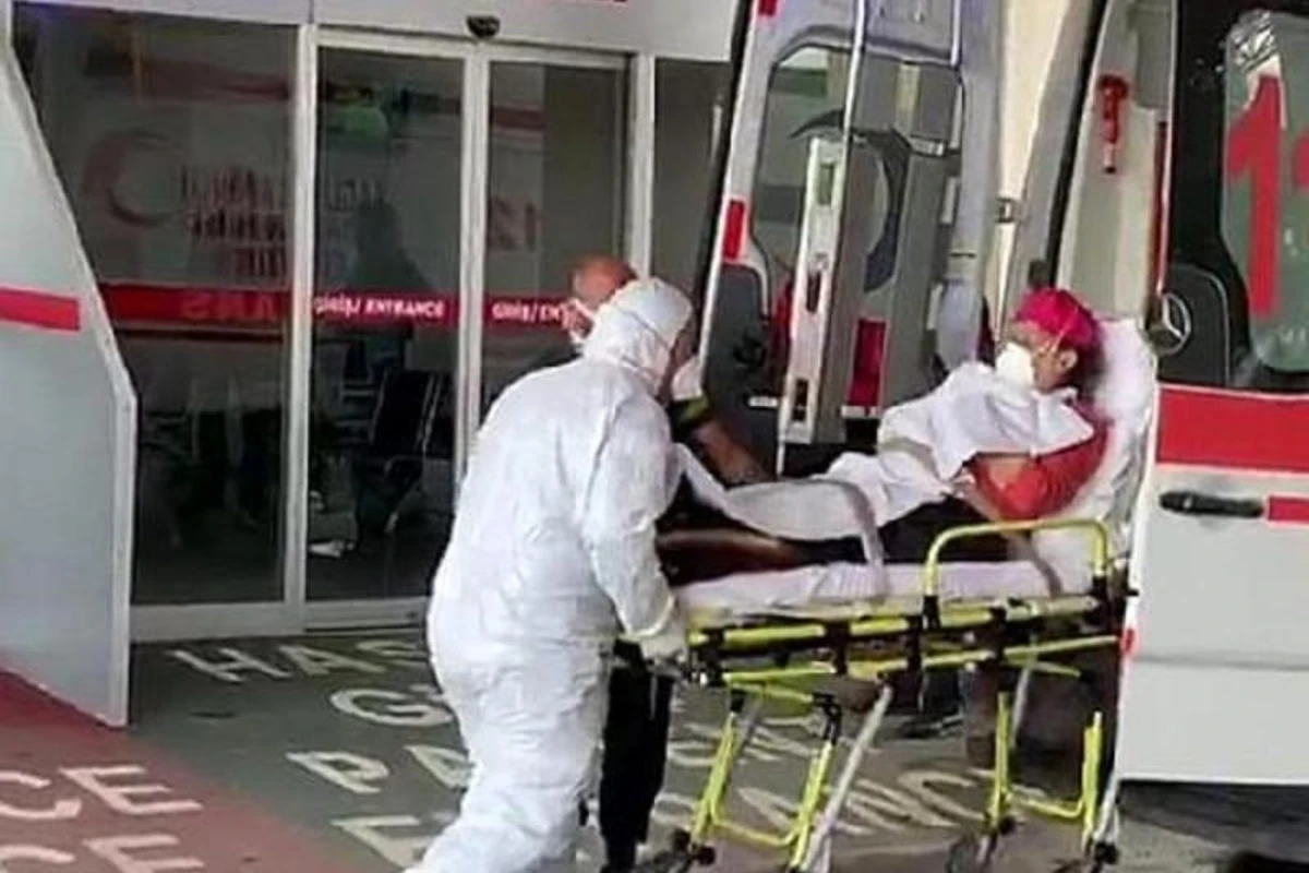 В Баку постояльцы популярного отеля размещены в больницу из-за коронавируса