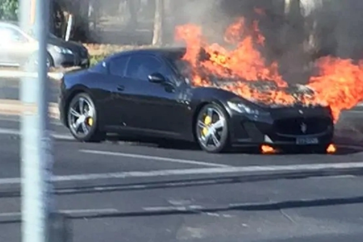 Bakıda “Maserati” yandı