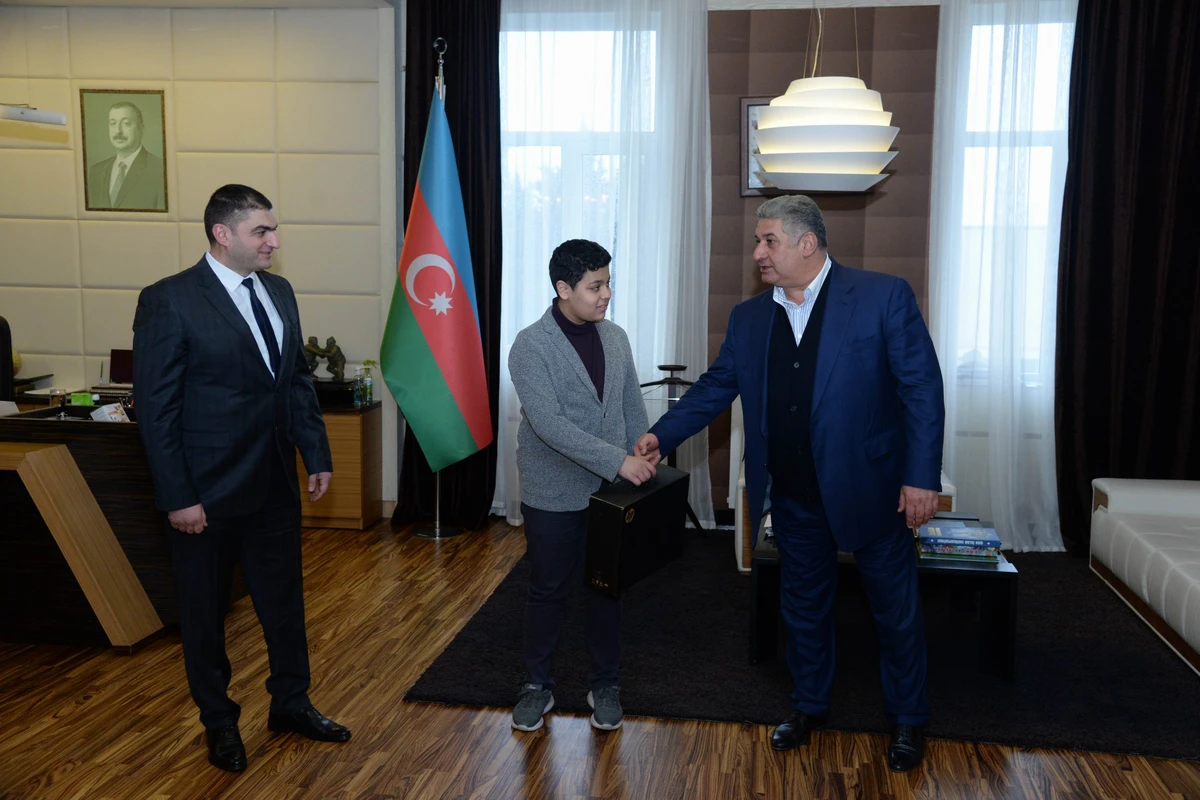 Nazirdən beynəlxalq şahmat turnirinin 14 yaşlı qalibinə sponsor müjdəsi - FOTO