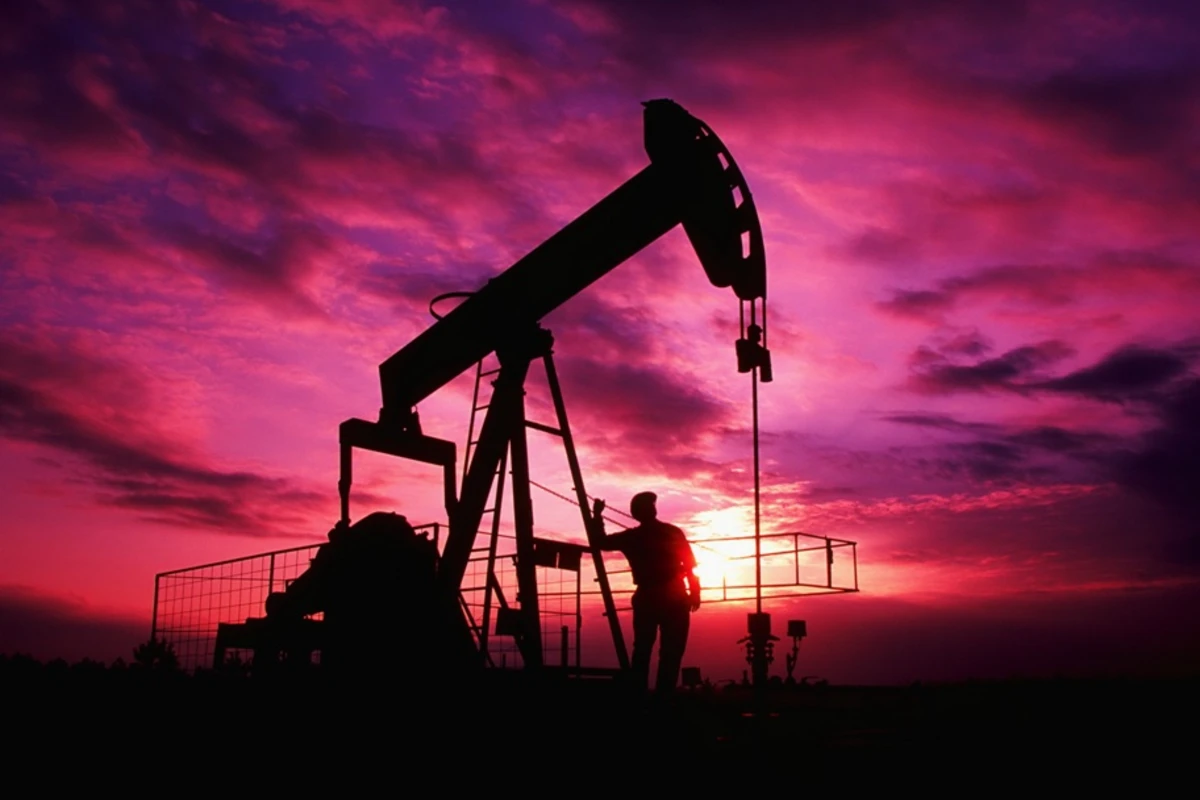 Нефть уверенно дорожает после обвалов Нефть уверенно дорожает после обвалов